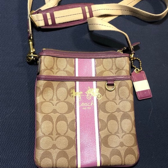 Coach Handbags - Coach crossbody purse